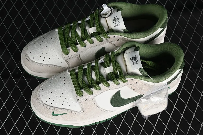 All Categories Nk SB Dunk Series Nk SB Dunk Low Low-top sneakers F version Stussy